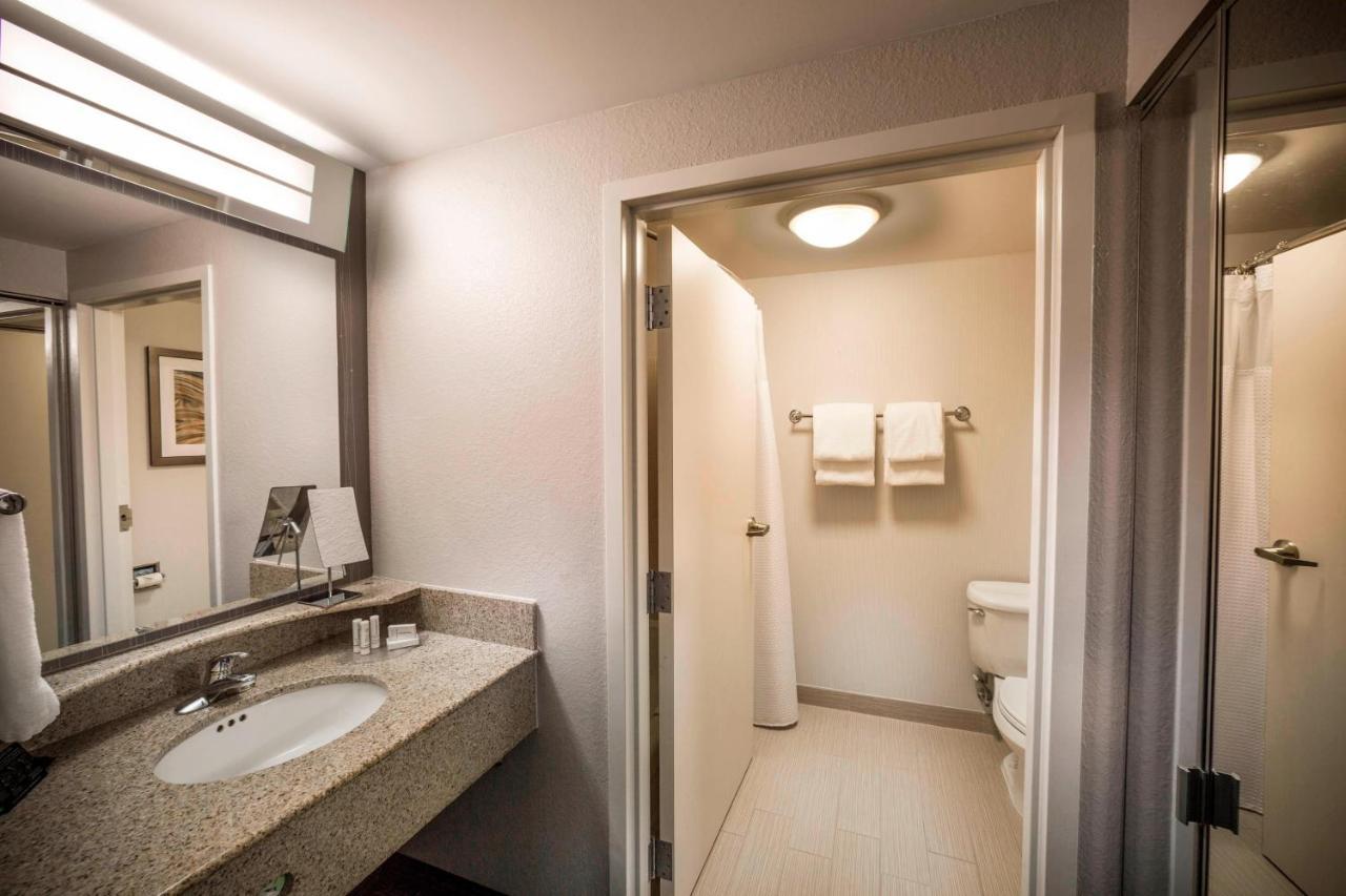Courtyard By Marriott Norfolk Downtown Otel Dış mekan fotoğraf