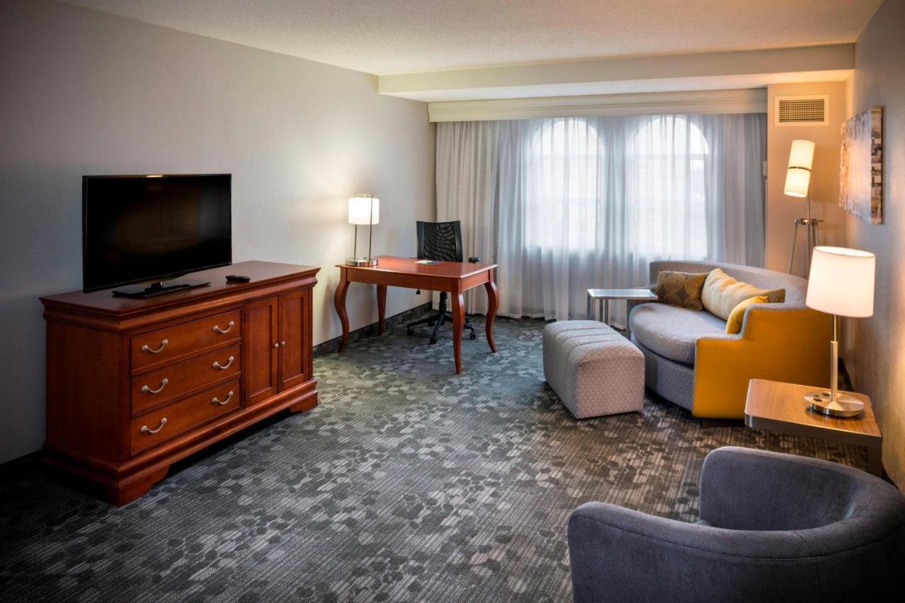 Courtyard By Marriott Norfolk Downtown Otel Dış mekan fotoğraf