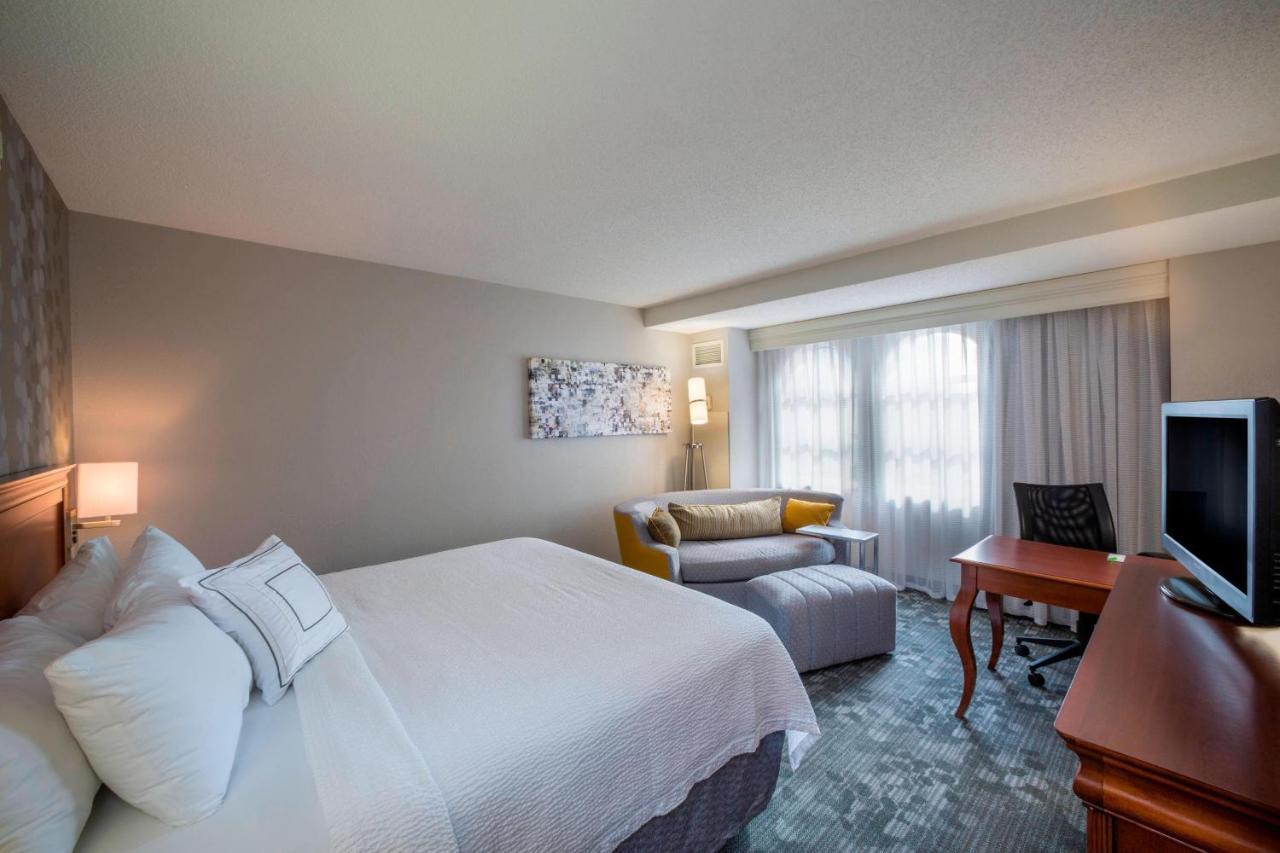Courtyard By Marriott Norfolk Downtown Otel Dış mekan fotoğraf