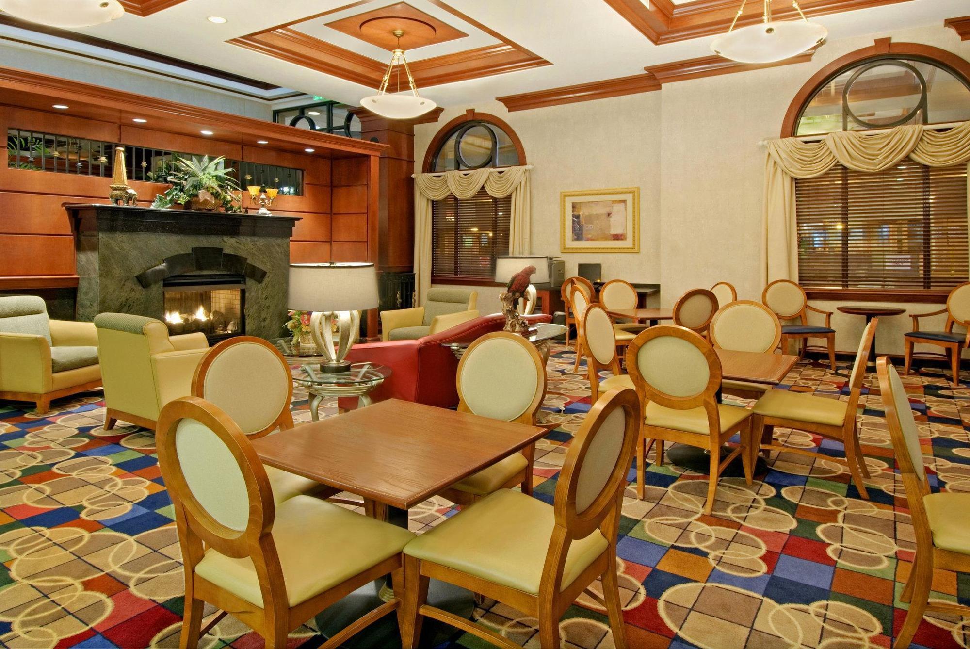Courtyard By Marriott Norfolk Downtown Otel Dış mekan fotoğraf