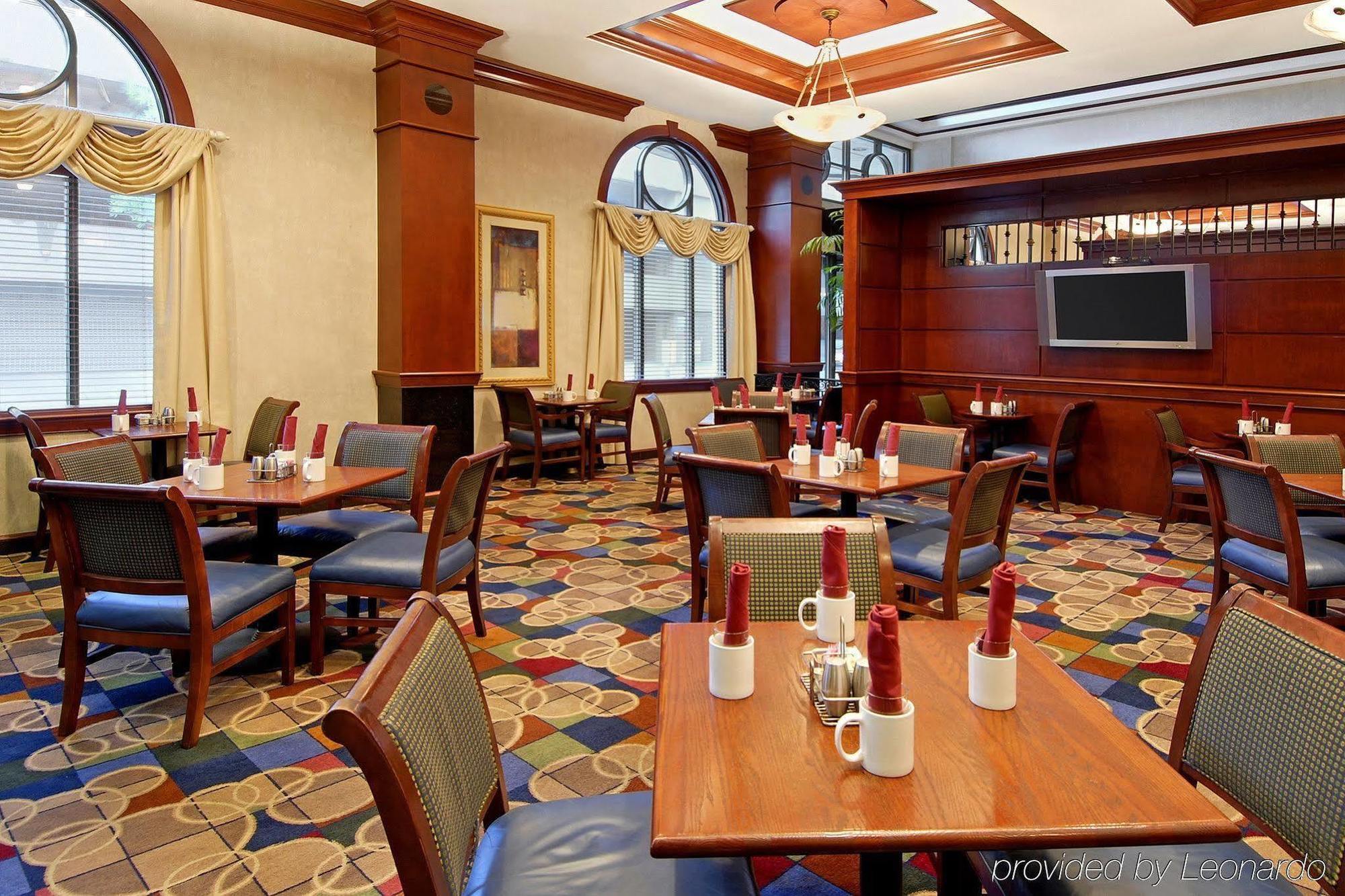 Courtyard By Marriott Norfolk Downtown Otel Restoran fotoğraf